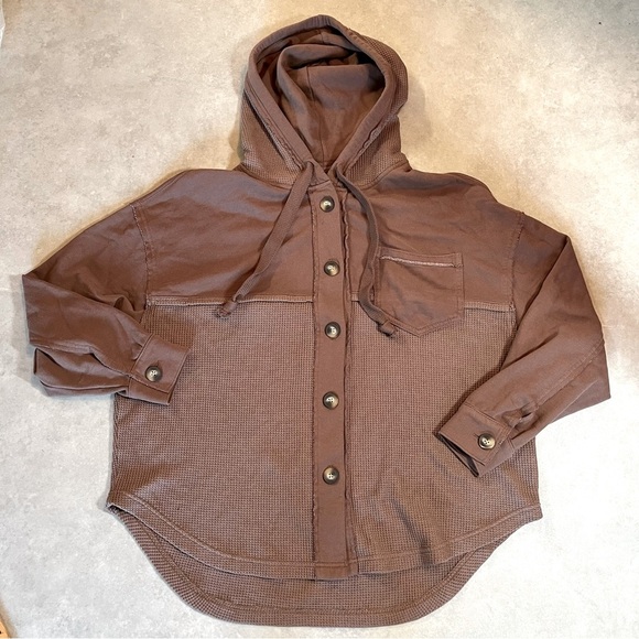 American Eagle Outfitters Brown Hooded Jacket. This feels seriously lived in. XS - Picture 2 of 9